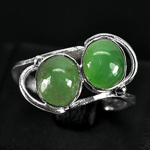3.05 G. Beautiful Natural Green Jade Sterling Silver Ring Size 7.5