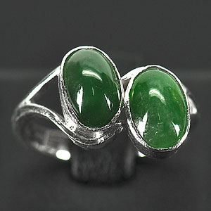 2.77 G. Attractive Natural Green Jade Sterling Silver Ring Size 5.5
