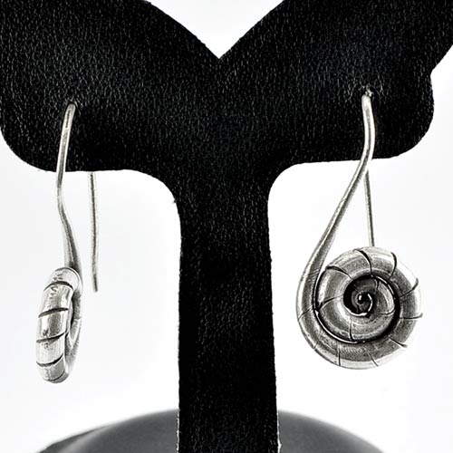 8.89 G. Beauteous 70 Sterling Silver Jewelry Earrings Coil