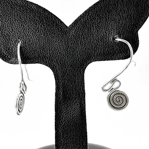 1.68 G. Delightful 70 Sterling Silver Jewelry Earrings Small Coil