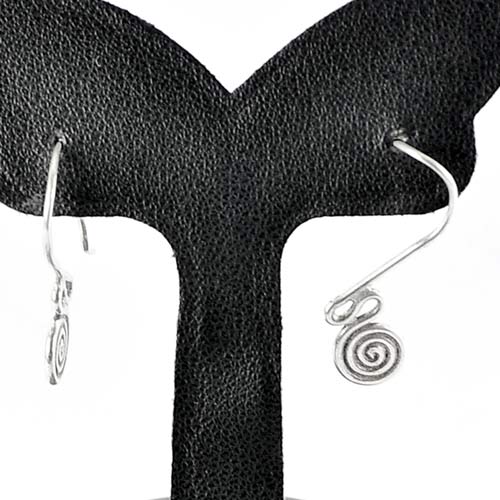 1.68 G. Lovely 70 Sterling Silver Jewelry Earrings Small Coil