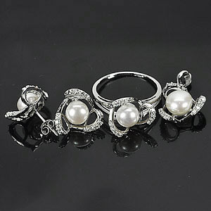 9.87 G. Natual White Pearl Silver Jewelrt Sets of Ring Pendant Earrings