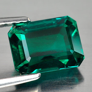 1.75 Ct. VVS Octagon Green Emerald Created Russia