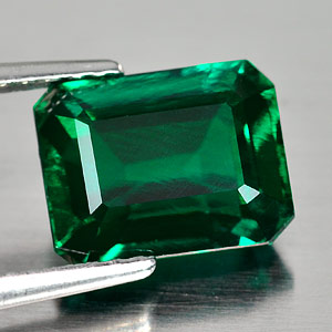 2.54 Ct. VVS Octagon Green Emerald Created Gem Russia