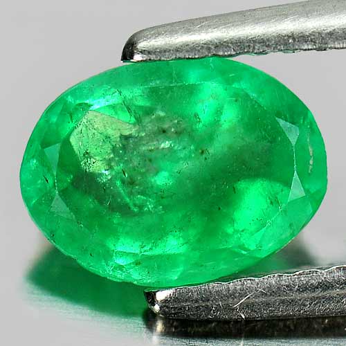0.87 Ct. Oval Shape Natural Gemstone Green Emerald Columbia
