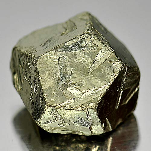Unheated 20.61 Ct. Mineral Metallic Luster And Pale Brass - Yellow Gold Pyrite
