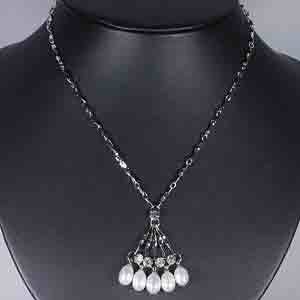 9.04 G. Natural White Pearl Nickel Necklace Unheated