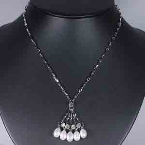 8.59 G. Natural White Pearl Nickel Necklace Unheated