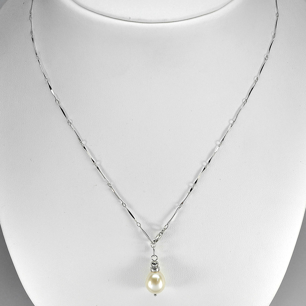 3.54 G. Lovable Natural White Pearl Sterling Silver Necklace Length 18 Inch.