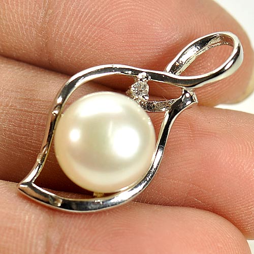 2.83 G. Round Cabochon Natural White Pearl Rhodium Silver Plated Pendent