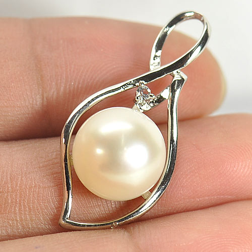 2.42 G. Charming Natural White Pearl Rhodium Silver Plated Pendent