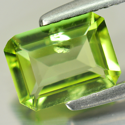 Nice Gemstone 1.41 Ct. Natural Green Peridot Octagon Shape
