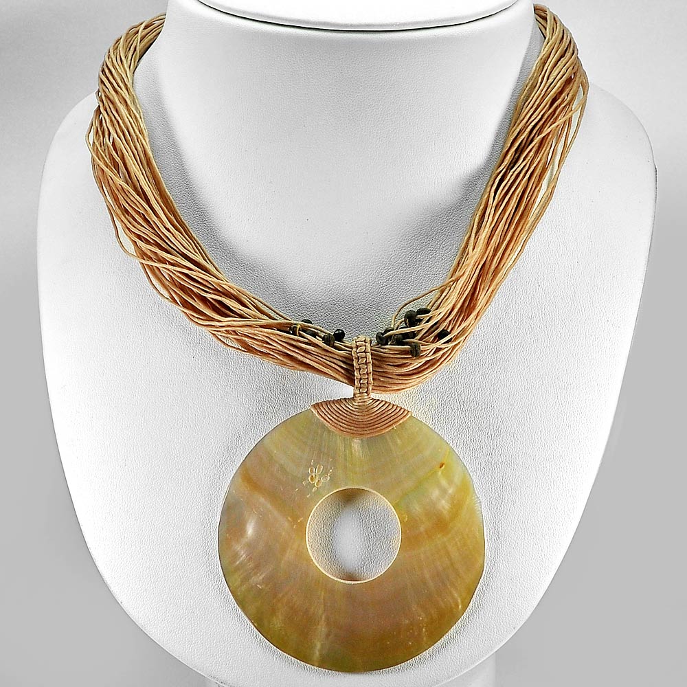 31.25 G. Multi-Color Seashell Necklace Fashion Jewelry 18 Inch. From Thailand